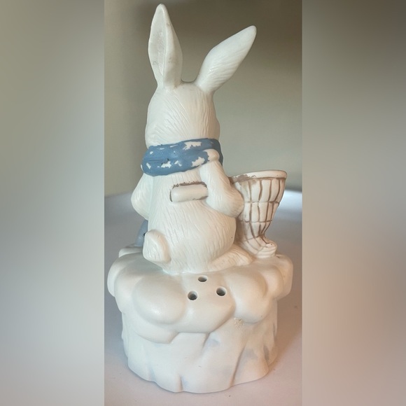 House of Lloyd 90s Vintage Bunny Ice Fishing Figurine With Net And Fish - Picture 3 of 5